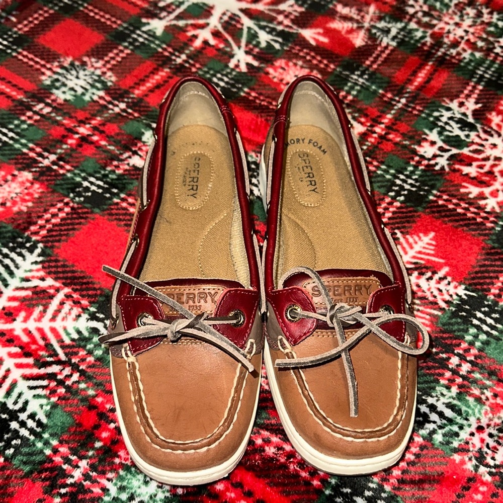Sperry size 7 loafers